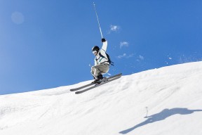 kaiyun体育综合-_猛龙防守严密，成功击败对手_，猛龙强吗