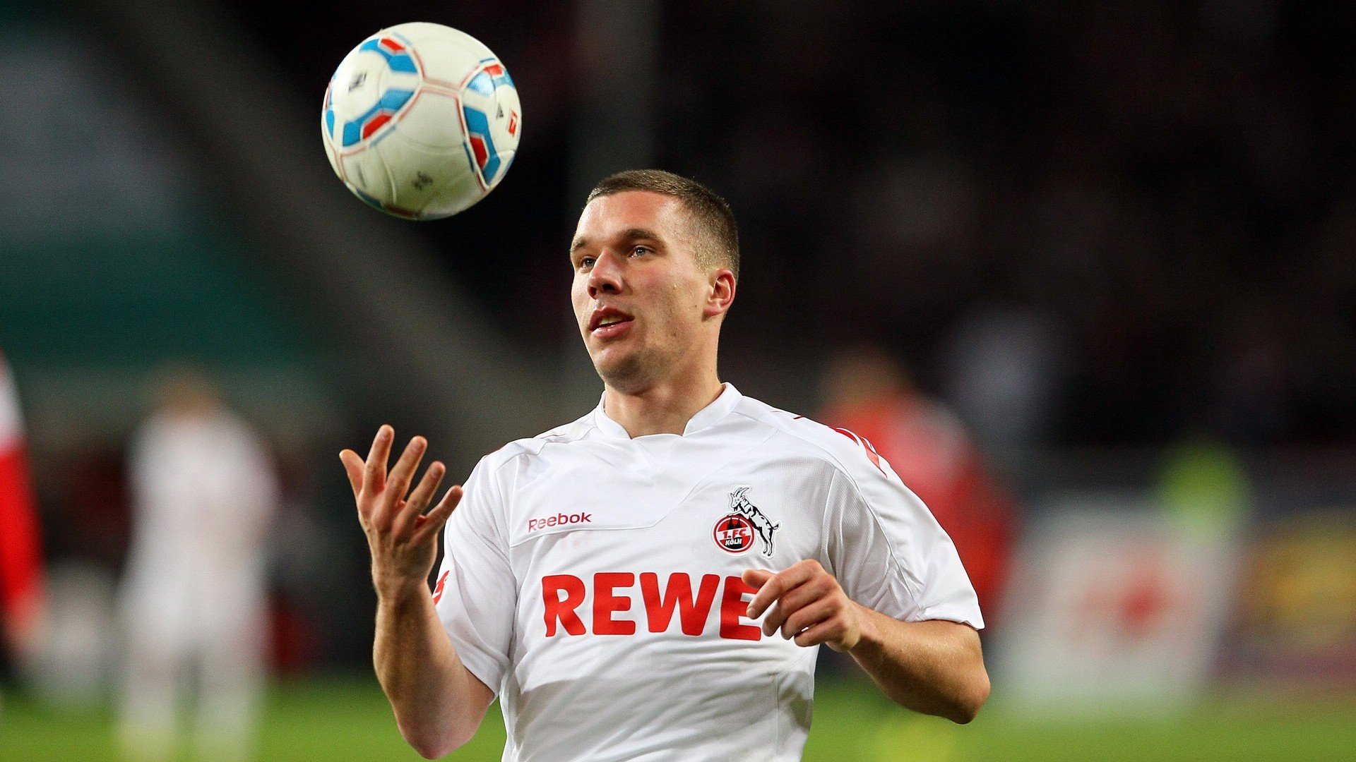 “速度与激情”的碰撞:顶尖车手激烈竞争瞬间,速度与激情车手排名